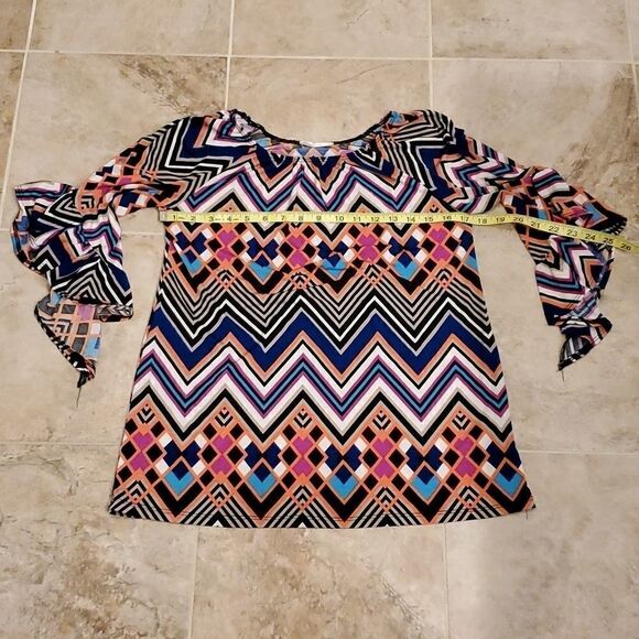 Pomelo funky geometric ruffle sleeve top - Picture 7 of 10